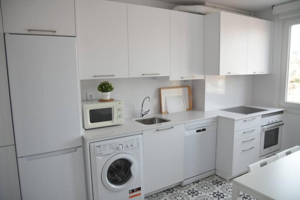 Apartamento Nuevo y Amplio piso con wifi y vistas a la bahia *
