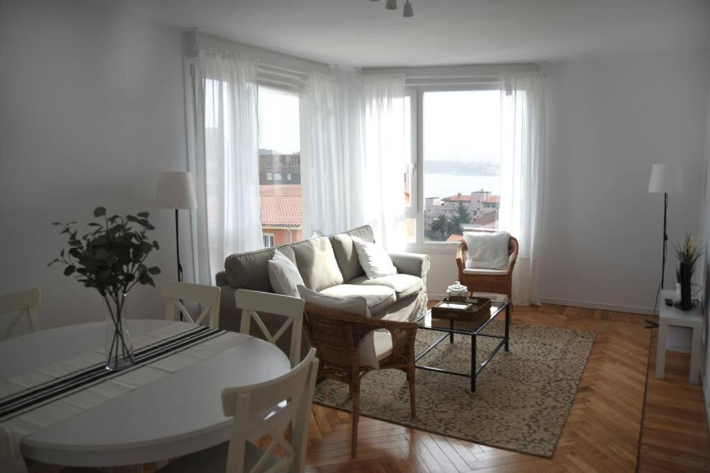 Apartamento Nuevo y Amplio piso con wifi y vistas a la bahia