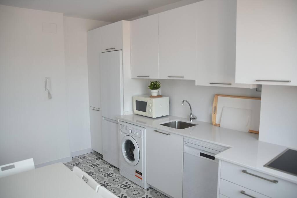 Nuevo y Amplio piso con wifi y vistas a la bahia Apartamento Santander
